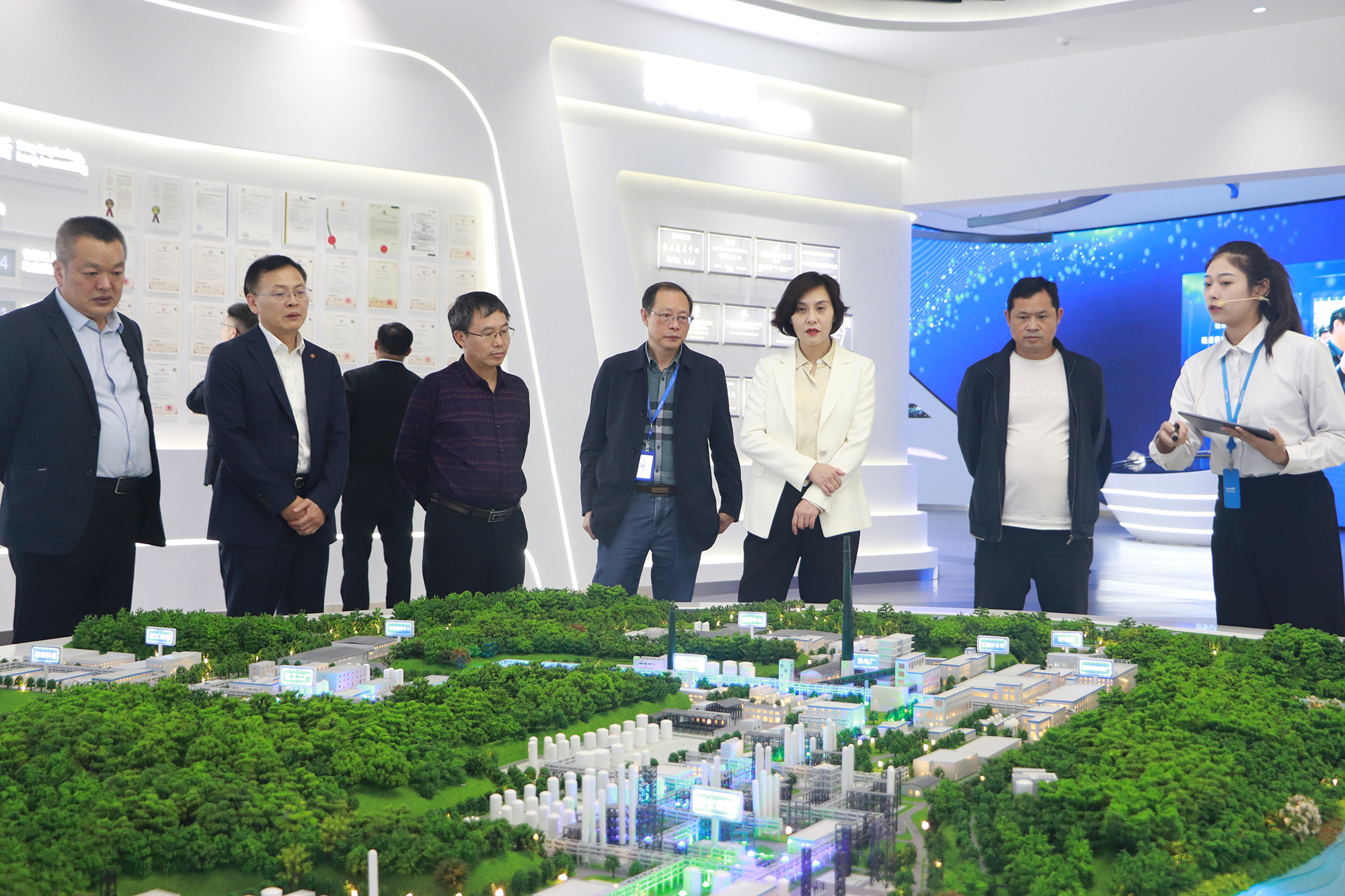 1698047537765095M7FI.jpg 1698047537765095M7FI.jpg